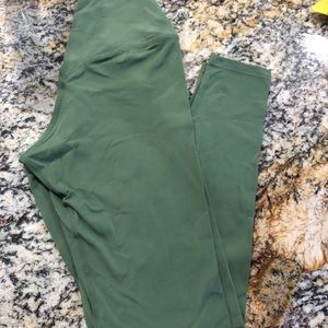 BALANCE ATHLETICA LEGGINGS SIZE SMALL